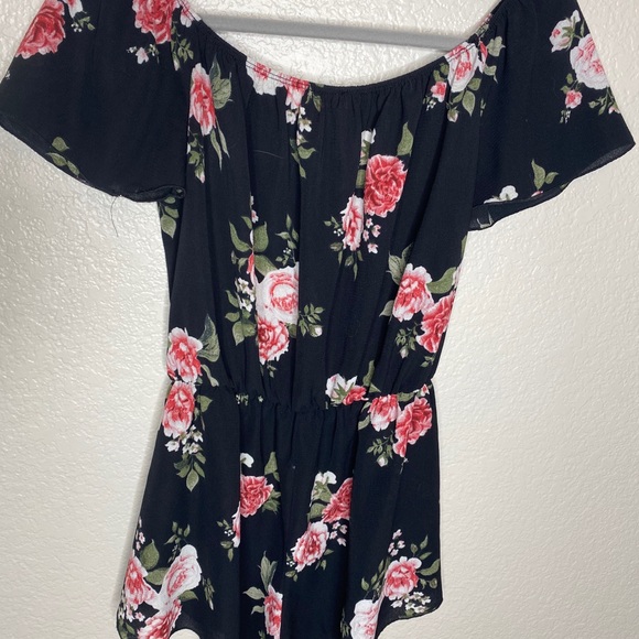 Off Shoulder Romper - Picture 2 of 3